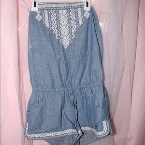 HOLLISTER ROMPER SIZE SMALL